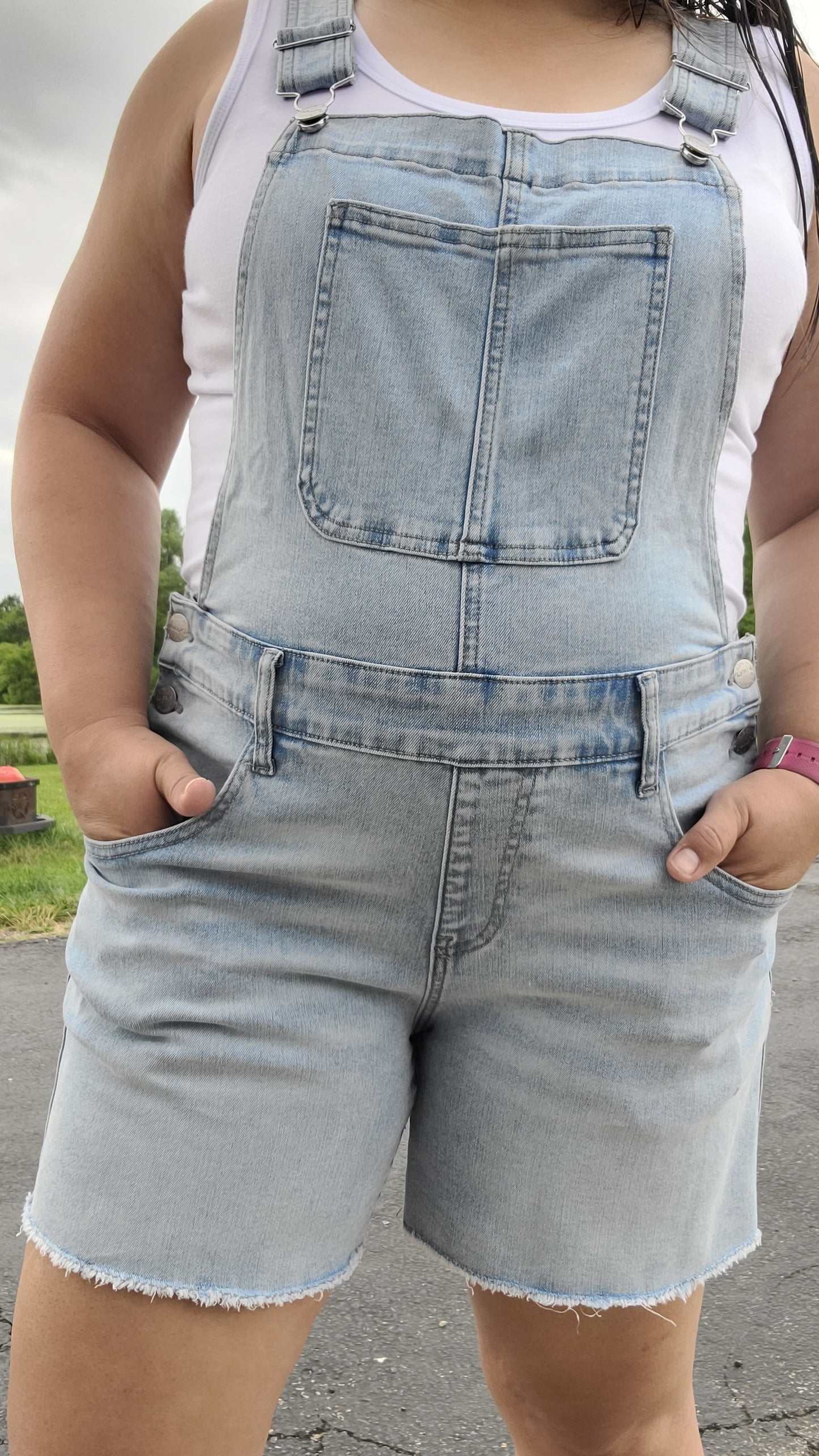 Leah Overall Cutoff Shorts - Light Wash
