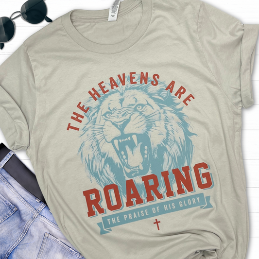 The heavens are roaring Graphic Tee in Heather Cement