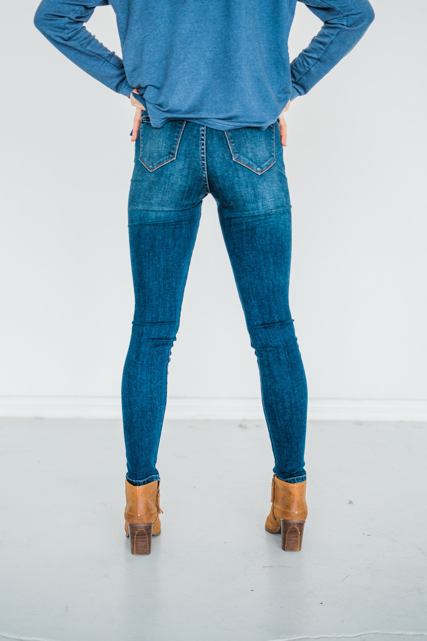 Rubies + Honey Mid-Rise Non-Distressed Skinny Jeans - Dark Wash